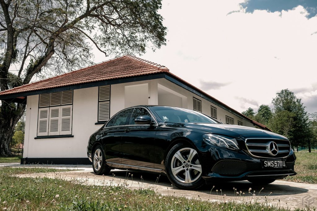 Booking corporate chauffeur services in Singapore